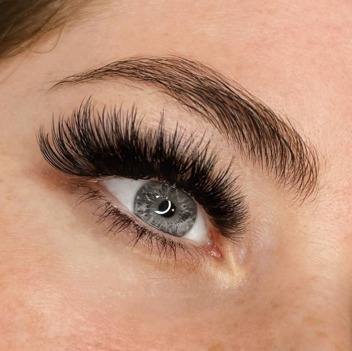 The Secrets To Lashing Like A Professional Lash Tech | Lash Hacks ...