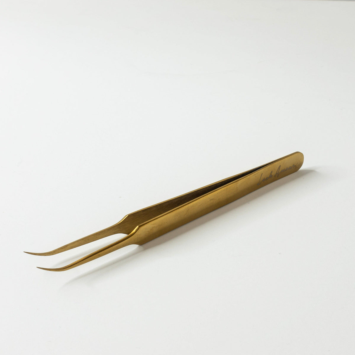 Isolation Tweezer for Lash Artist